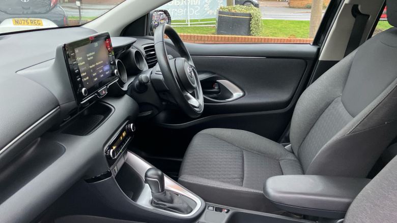 Toyota Yaris 1.5 Hybrid Design 5dr CVT Hybrid Hatchback